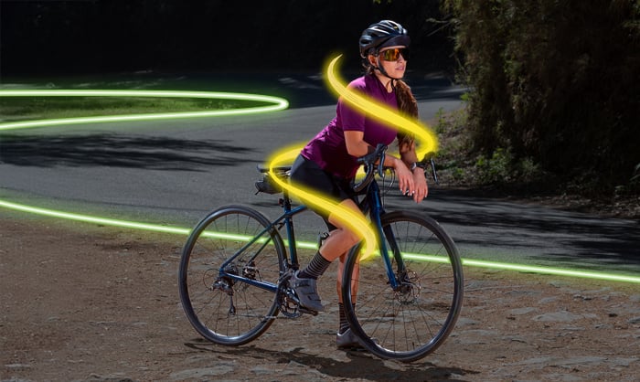 woow-woow20_landing_3_ciclistas_hir_1-700x418-2