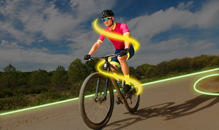 woow-woow20_landing_3_ciclistas_hir_2-700x418-2